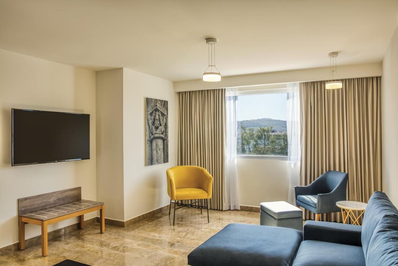 Fiesta Inn Guadalajara Periferico Poniente Zapopan Bagian luar foto