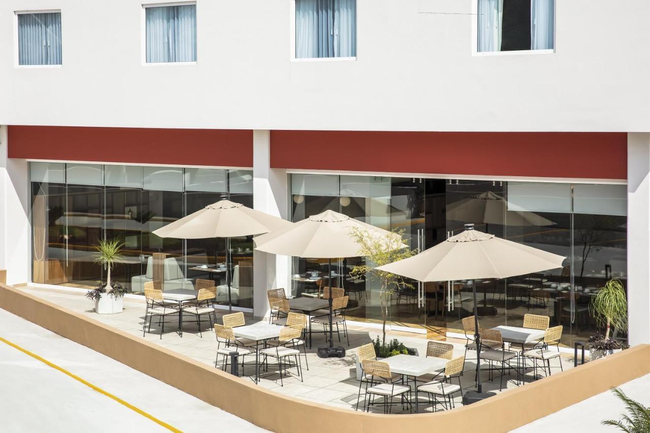 Fiesta Inn Guadalajara Periferico Poniente Zapopan Bagian luar foto