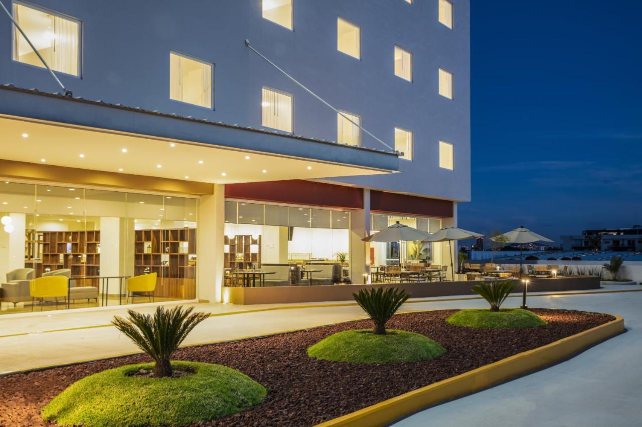 Fiesta Inn Guadalajara Periferico Poniente Zapopan Bagian luar foto